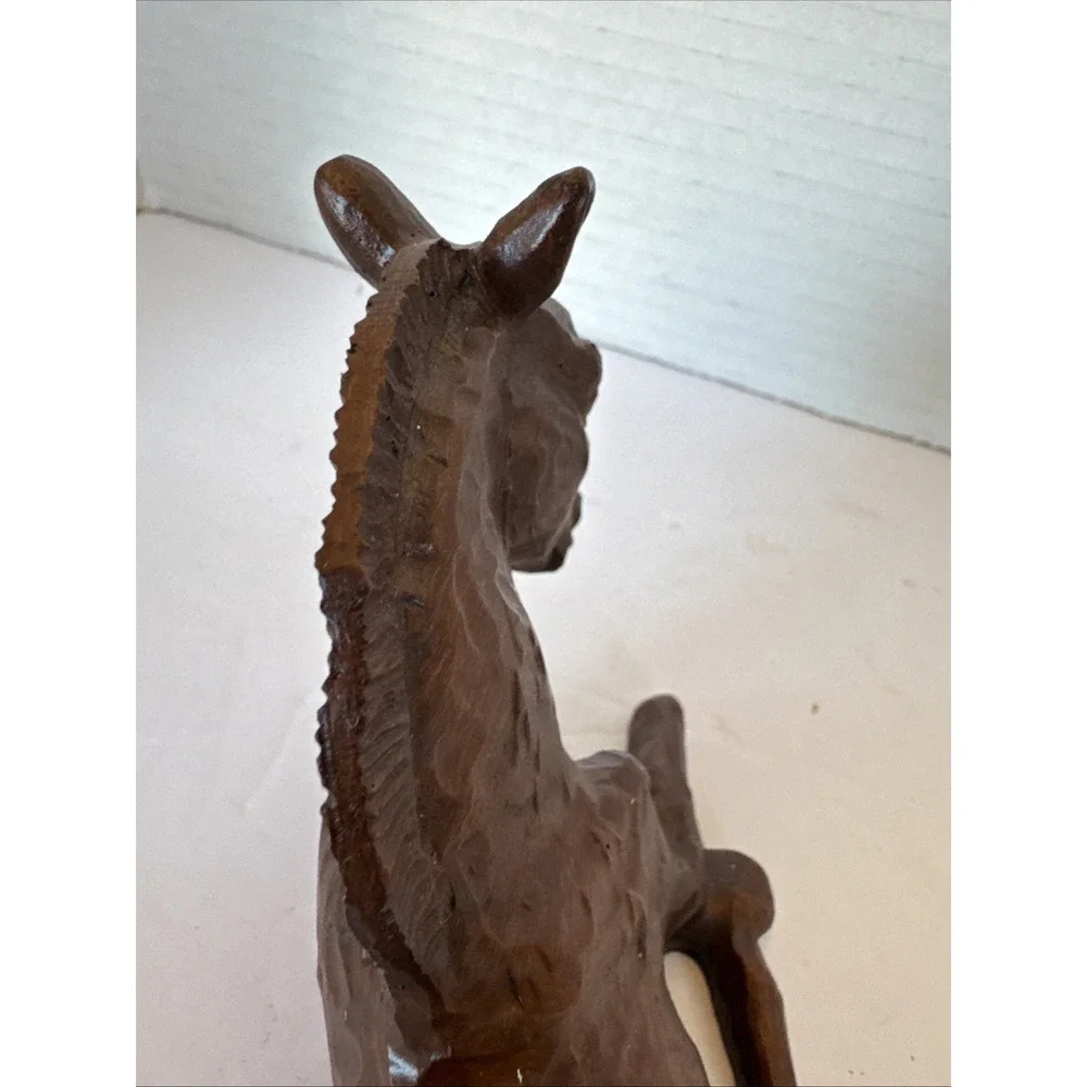 N/A horse figurine
